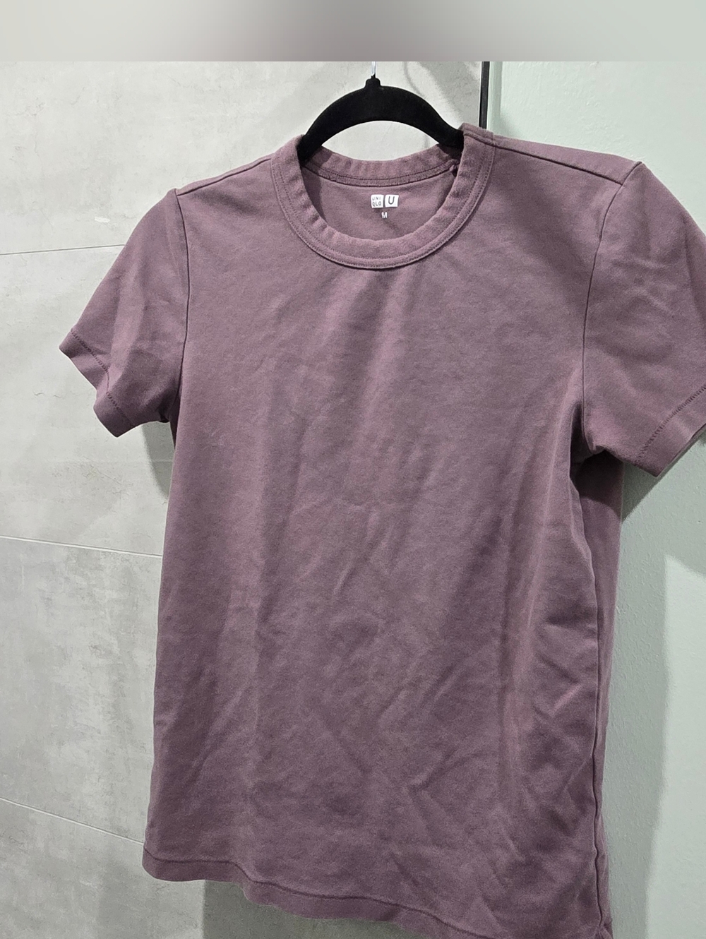 Uniqlo Medium 100% Cotton Mauve Tee Shirt